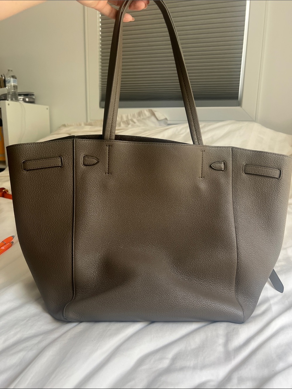 Classic Women's Tote Bag in Taupe - Picture 3 of 6
